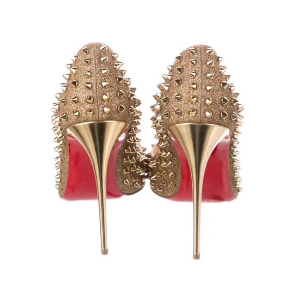 Christian Louboutin Glitter Accents
Pumps - Picture 2 of 5